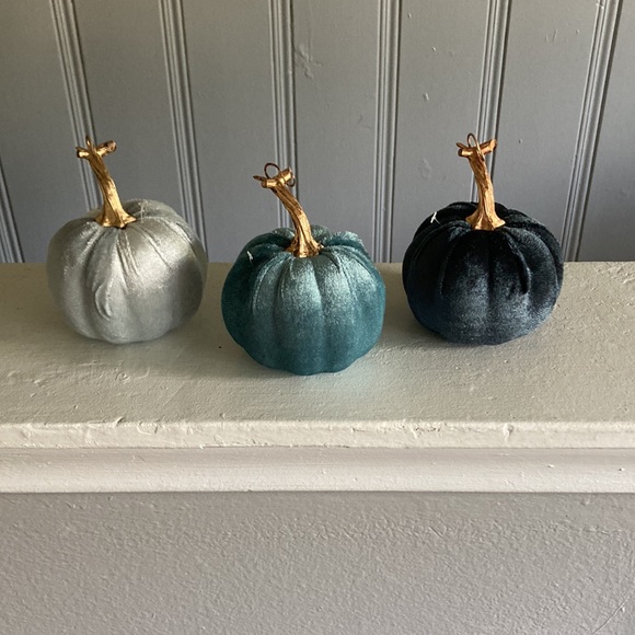 NWT Set of 3- Velvet Pumpkins- Dark Blue, Silver, Teal Fall Holiday Decorations - Picture 13 of 17